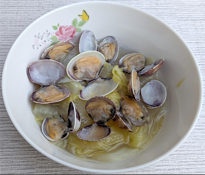 白菜とあさりの蒸し煮の写真